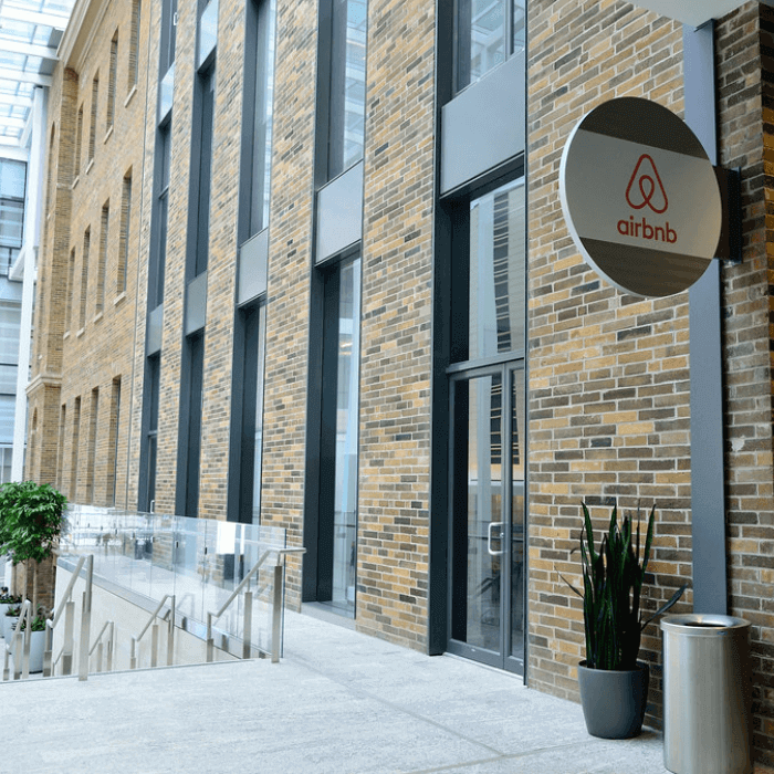 How to Build a Website Like Airbnb: Features, Technology, and Cost